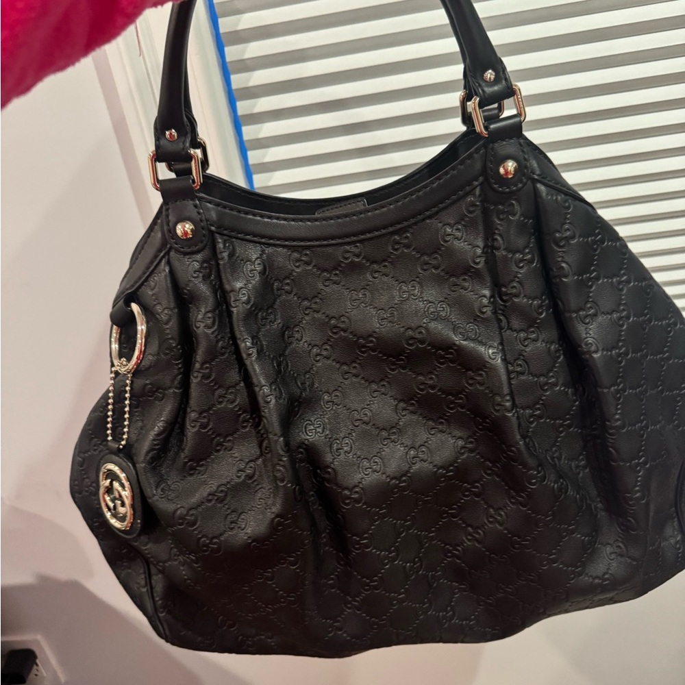Gucci Black Guccissimo Leather Shoulder Bag